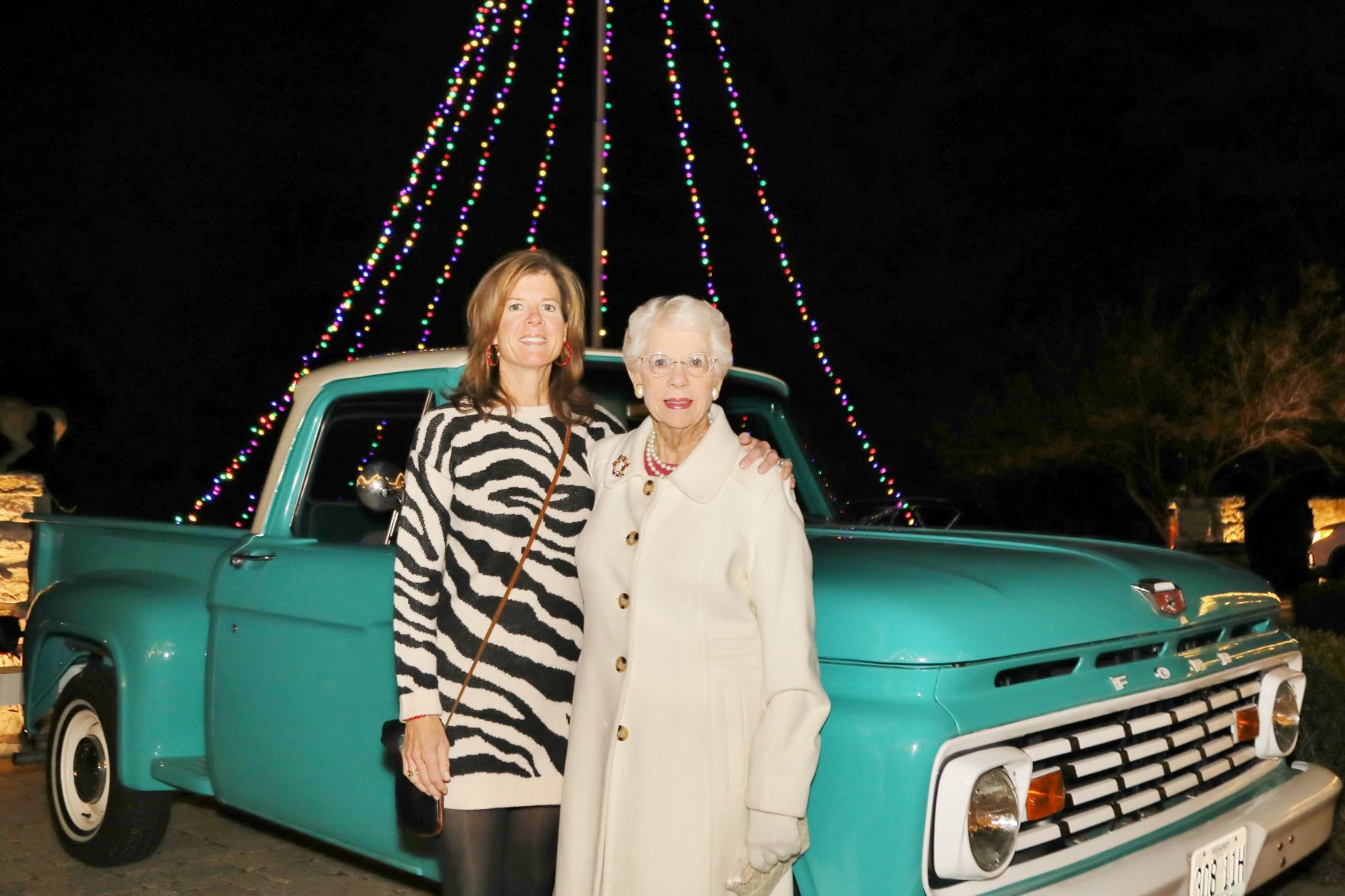 Lisa Goebel, Gretchen Ross
